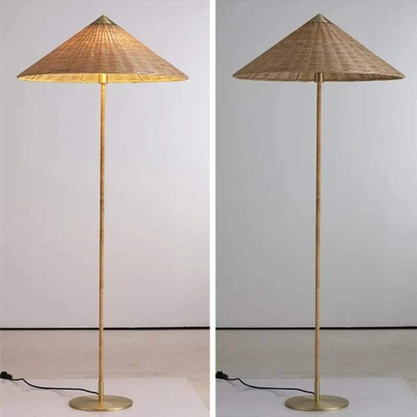 Minimalistische Stehlampe mit Rattan-Schirm