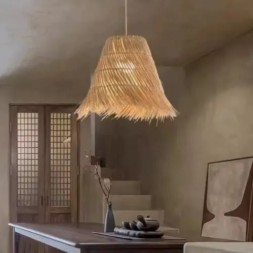 Moderne Designer-Hängelampe aus Stroh Moderne Designer-Hängelampe aus Stroh