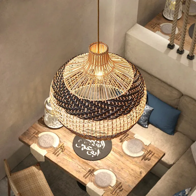 Geflochtenes Rattan in Weiß