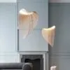 Moderne Holz-Hängelampe mit futuristischem Design Moderne Holz-Hängelampe mit futuristischem Design