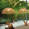 Moderne Pendelleuchte aus handgeflochtenem Rattan und Bambus Moderne Pendelleuchte aus handgeflochtenem Rattan und Bambus