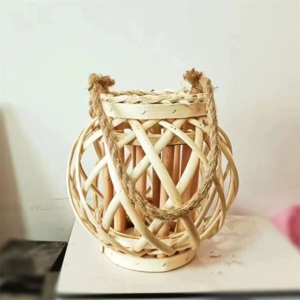Moderne Rattan-Laterne Moderne Rattan-Laterne