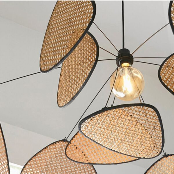 Moderner Deckenleuchter aus Rattan und Bambus Moderner Deckenleuchter aus Rattan und Bambus
