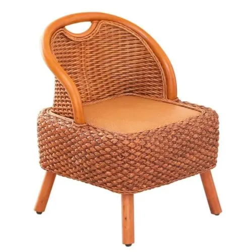 Moderner Korbstuhl mit Rückenlehne Moderner Korbstuhl mit Rückenlehne