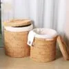 Moderner Wäschekorb aus Rattan Moderner Wäschekorb aus Rattan