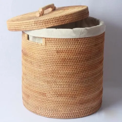 Moderner Wäschekorb aus Rattan Moderner Wäschekorb aus Rattan