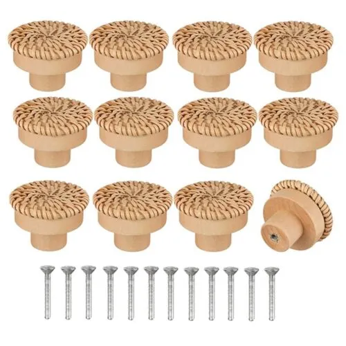 Möbelgriff aus Holz und Rattan in Naturfarbe Möbelgriff aus Holz und Rattan in Naturfarbe