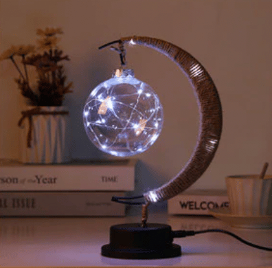 Mondförmige Rattanlampe mit Silberglanz