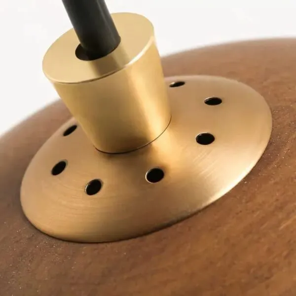 Nordische Holz-Hängelampe im modernen Design Nordische Holz-Hängelampe im modernen Design
