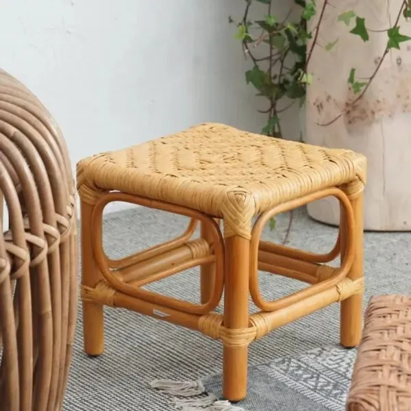 Nordischer Korbstuhl aus Peddigrohr Nordischer Korbstuhl aus Peddigrohr