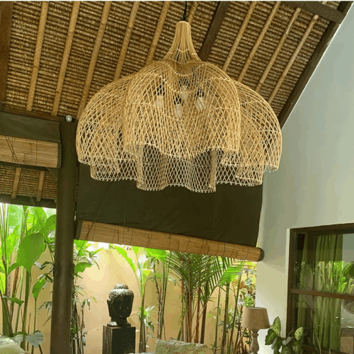 Orientalische Rattan-Hängelampe als Kuppel