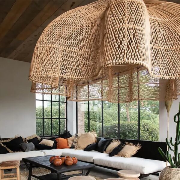 Orientalische Rattan-Hängelampe als Kuppel