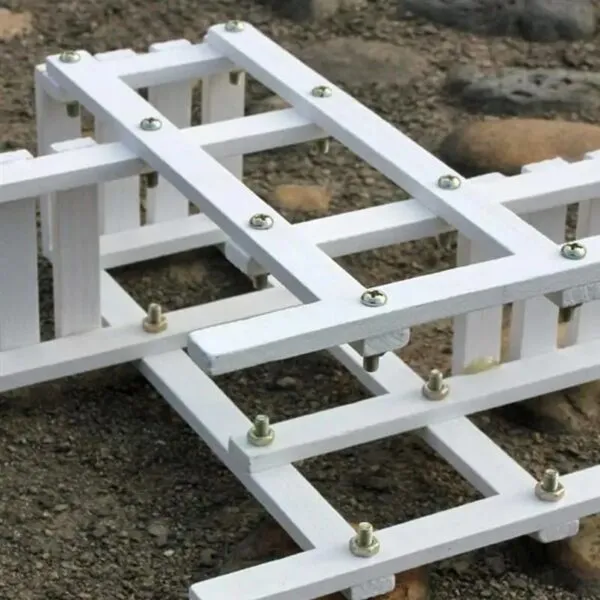 Pflanzenregal aus Holz für den Garten Pflanzenregal aus Holz für den Garten