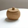 Picknickkorb-Deko aus Rattan Picknickkorb-Deko aus Rattan