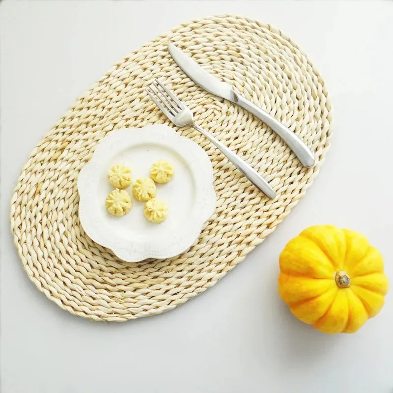 Maisblatt mit Rattan-Anmutung