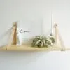 Praktisches und elegantes Holzregal Praktisches und elegantes Holzregal