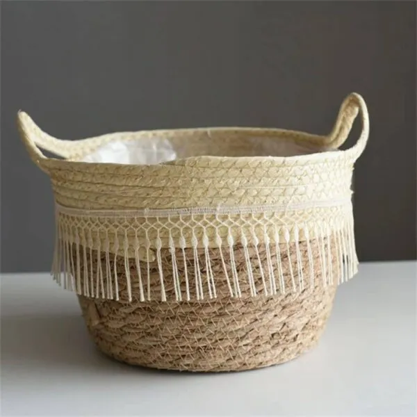 Rattan-Blumentopf mit Quasten Rattan-Blumentopf mit Quasten