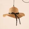 Rattan-Deckenleuchte im Hut-Design