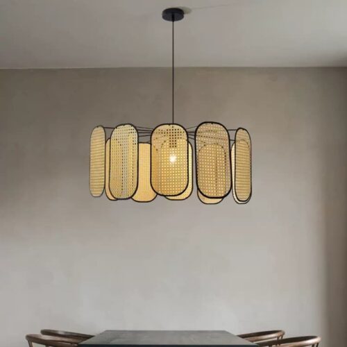 Rattan-Deckenleuchte im Retro-Stil Rattan-Deckenleuchte im Retro-Stil