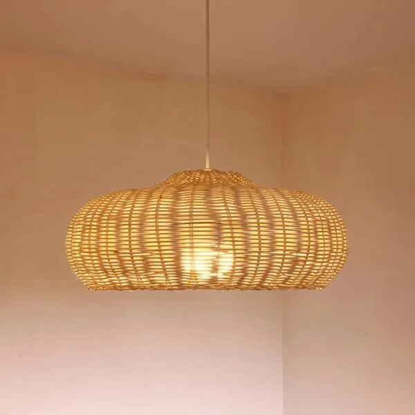 Rattan-Deckenleuchte im Vintage-Stil handgeflochten Rattan-Deckenleuchte im Vintage-Stil handgeflochten