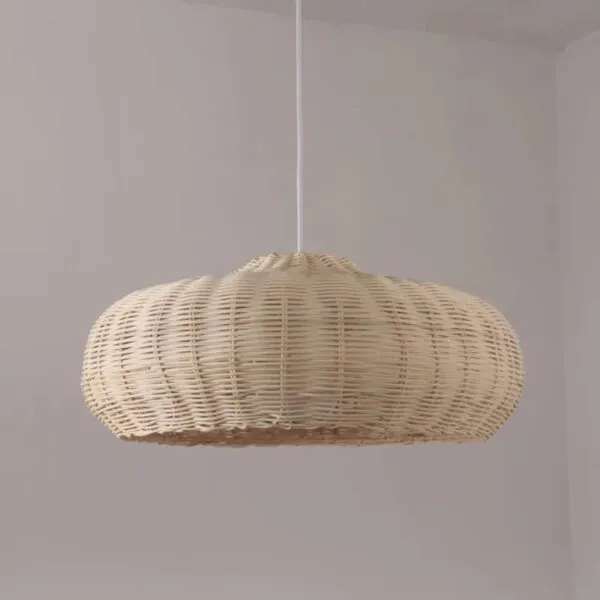 Rattan-Deckenleuchte im Vintage-Stil handgeflochten Rattan-Deckenleuchte im Vintage-Stil handgeflochten