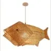 Rattan-Deckenleuchte in Karpfenform