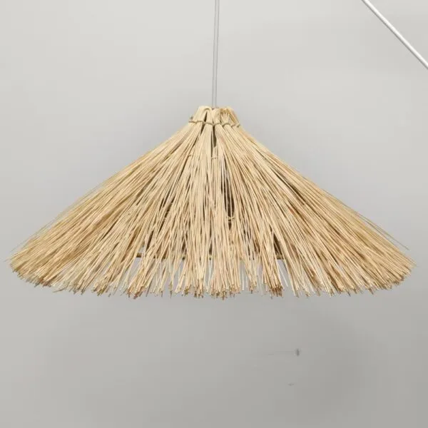 Rattan-Hängelampe im Retro-Landhausstil Rattan-Hängelampe im Retro-Landhausstil