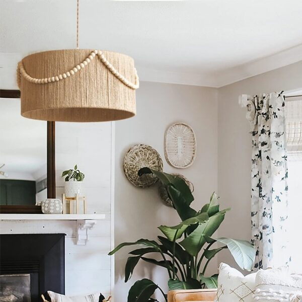 Rattan-Hängelampe im Retro-Stil mit Holzperlen