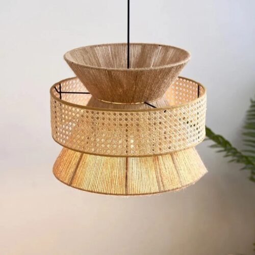 Rattan-Hängelampe mit elegantem Design