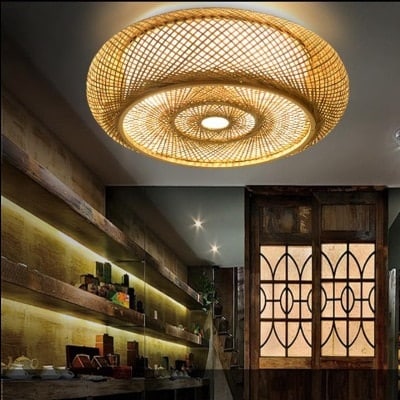 Rattan-Hängelampe mit kunstvollem Design