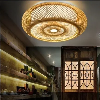 Rattan-Hängelampe mit kunstvollem Design
