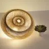 Rattan-Hängelampe mit kunstvollem Design