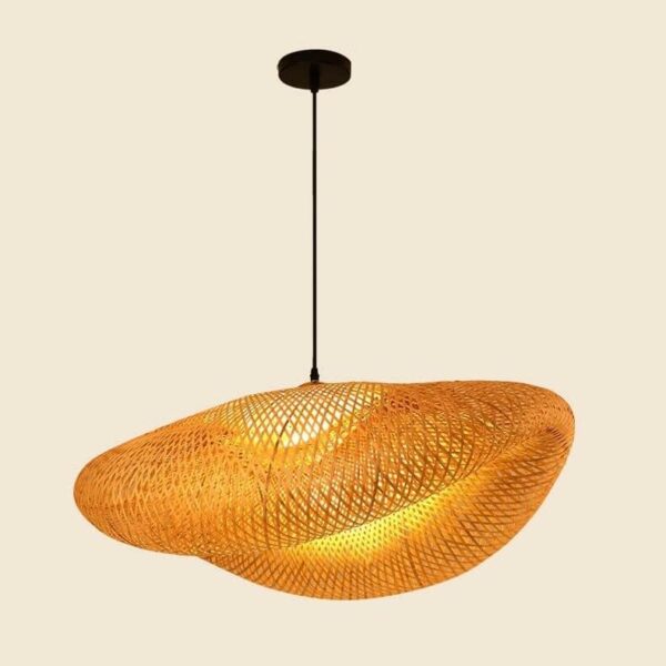 Rattan-Hängelampe mit ovaler Form