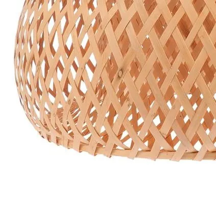 Rattan-Lampenschirm im Korbdesign