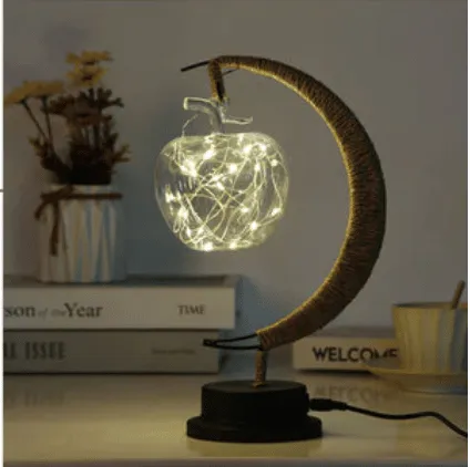 Rattan Mondlampe mit USB-Anschluss und Apfelbirne Rattan Mondlampe mit USB-Anschluss und Apfelbirne