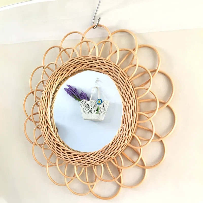 Rattan, von Hand geflochten