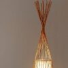 Rattan-Stehleuchte im Tipi-Design