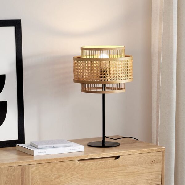 Rattan-Stehleuchte mit Doppelschirm Rattan-Stehleuchte mit Doppelschirm