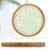 Rattan-Tablett rund mit Blattmuster Rattan-Tablett rund mit Blattmuster