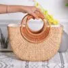 Rattan-Tasche im Boho-Stil Rattan-Tasche im Boho-Stil