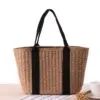 Rattan-Totebag im lässigen Stil Rattan-Totebag im lässigen Stil