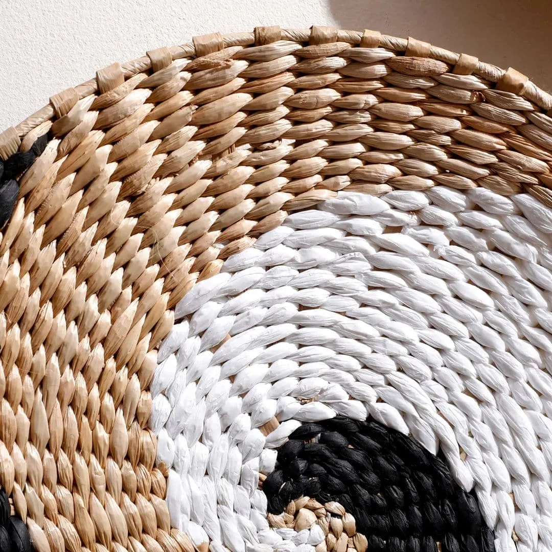 Landhausstil-Wanddeko im Wohnzimmer inszenieren