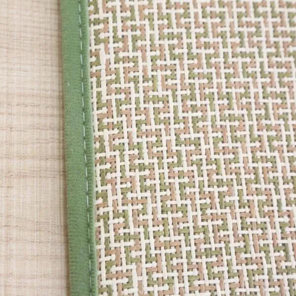 Rechteckiger Rattan-Teppich im japanischen Stil mit grüner Kante Rechteckiger Rattan-Teppich im japanischen Stil mit grüner Kante