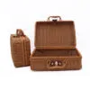 Retro-Koffer Aufbewahrungskorb aus Rattan Retro-Koffer Aufbewahrungskorb aus Rattan