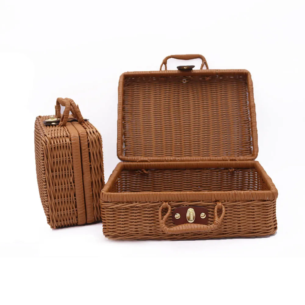 Rattankorb mit echtem Retro-Koffer-Charakter