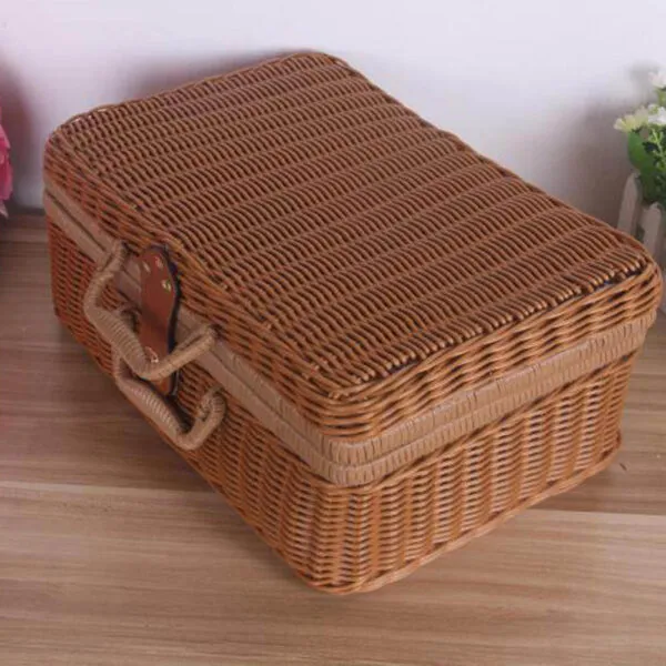 Retro-Koffer Aufbewahrungskorb aus Rattan Retro-Koffer Aufbewahrungskorb aus Rattan