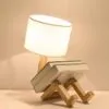 Roboterförmige Holz-Nachttischlampe Roboterförmige Holz-Nachttischlampe