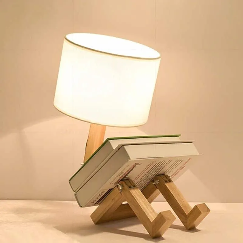 Holz-Nachttischlampe mit einzigartiger Robotersilhouette