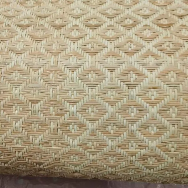 Rotan-Geflecht im Rautenmuster Rotan-Geflecht im Rautenmuster