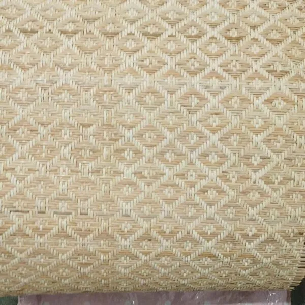 Rotan-Geflecht im Rautenmuster Rotan-Geflecht im Rautenmuster